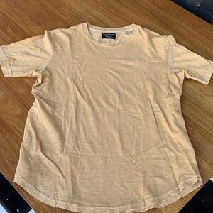 Goodlife Men’s Short Sleeve Crew T-Shirt in golden brown